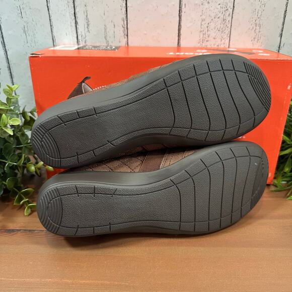 J Sport Women's Lisa Casual Brown Slip On Shoes Size 7.5 - Picture 8 of 8